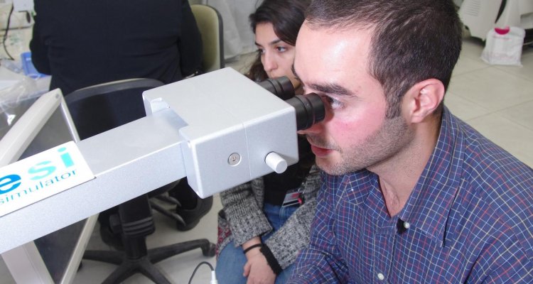 EYESI CATARACT SIMULATOR BY VRMAGIC